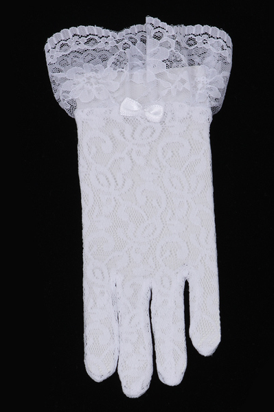 Lace gloves with a bow