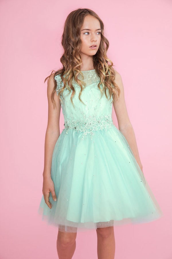 Sweetheart Neckline Lace Dress 117